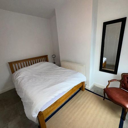 Appartamento Commuters Getaway Chesterfield Esterno foto