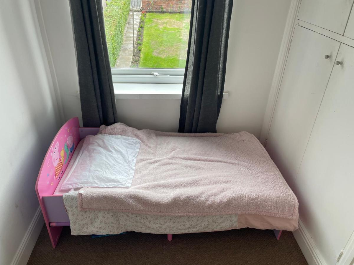 Appartamento Commuters Getaway Chesterfield Esterno foto