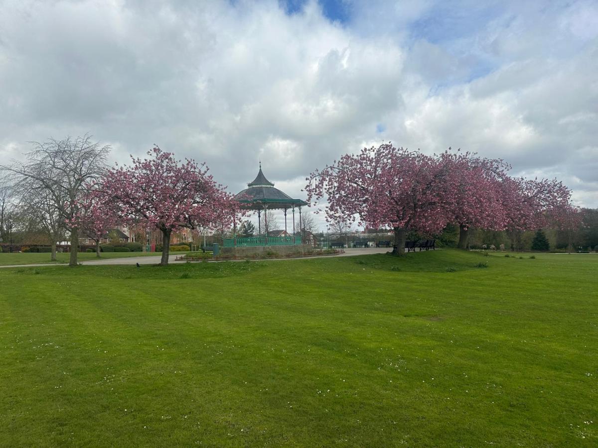 Appartamento Commuters Getaway Chesterfield Esterno foto